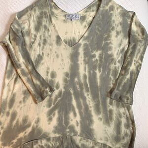 EUC Los Angeles slouchy sweater